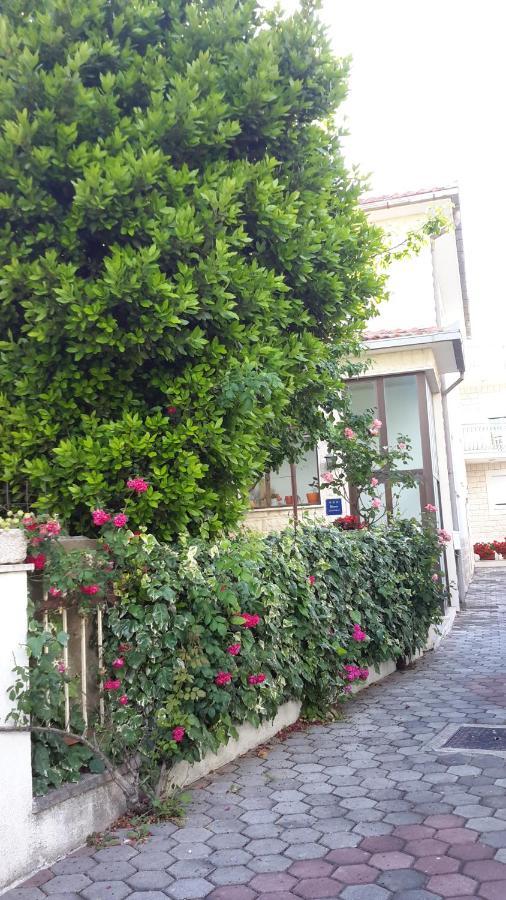 Appartamento Arya Podstrana Esterno foto